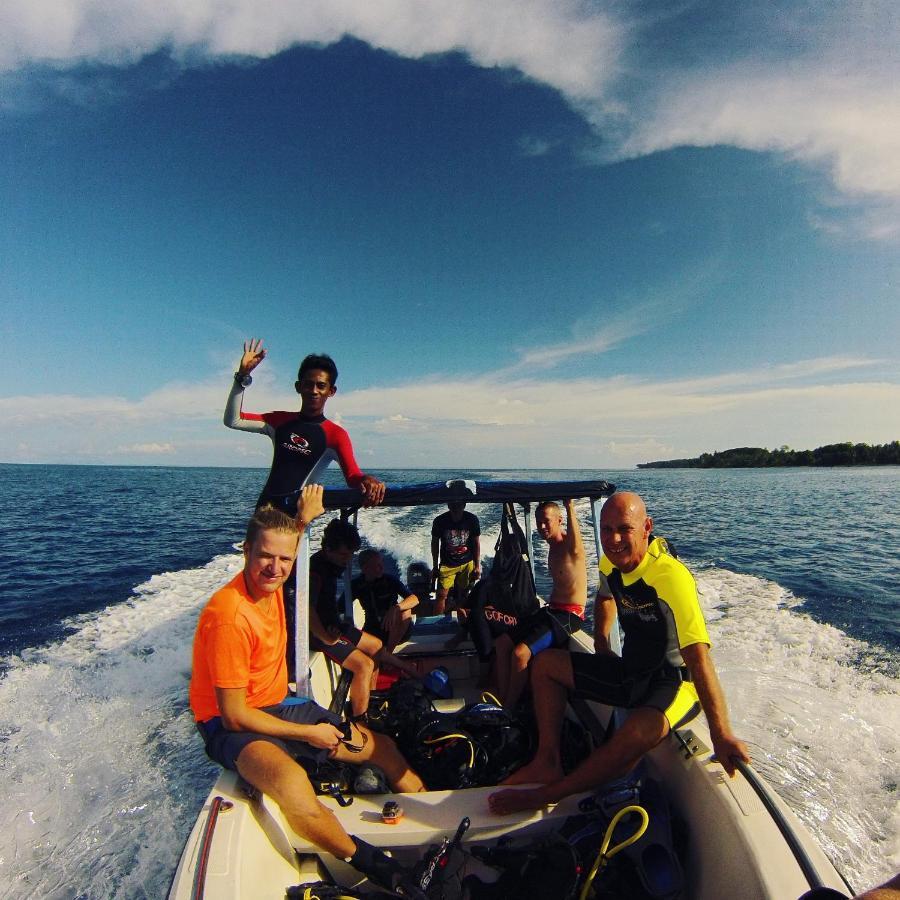 Pristine Paradise Dive Resort - Togean Islands, Una Una Pulau Unauna Ngoại thất bức ảnh