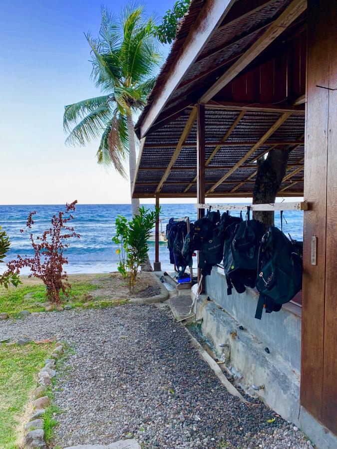 Pristine Paradise Dive Resort - Togean Islands, Una Una Pulau Unauna Ngoại thất bức ảnh