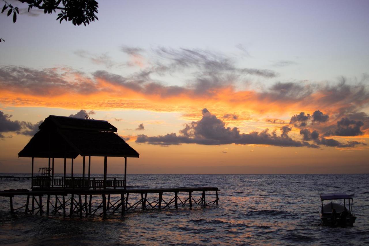 Pristine Paradise Dive Resort - Togean Islands, Una Una Pulau Unauna Ngoại thất bức ảnh