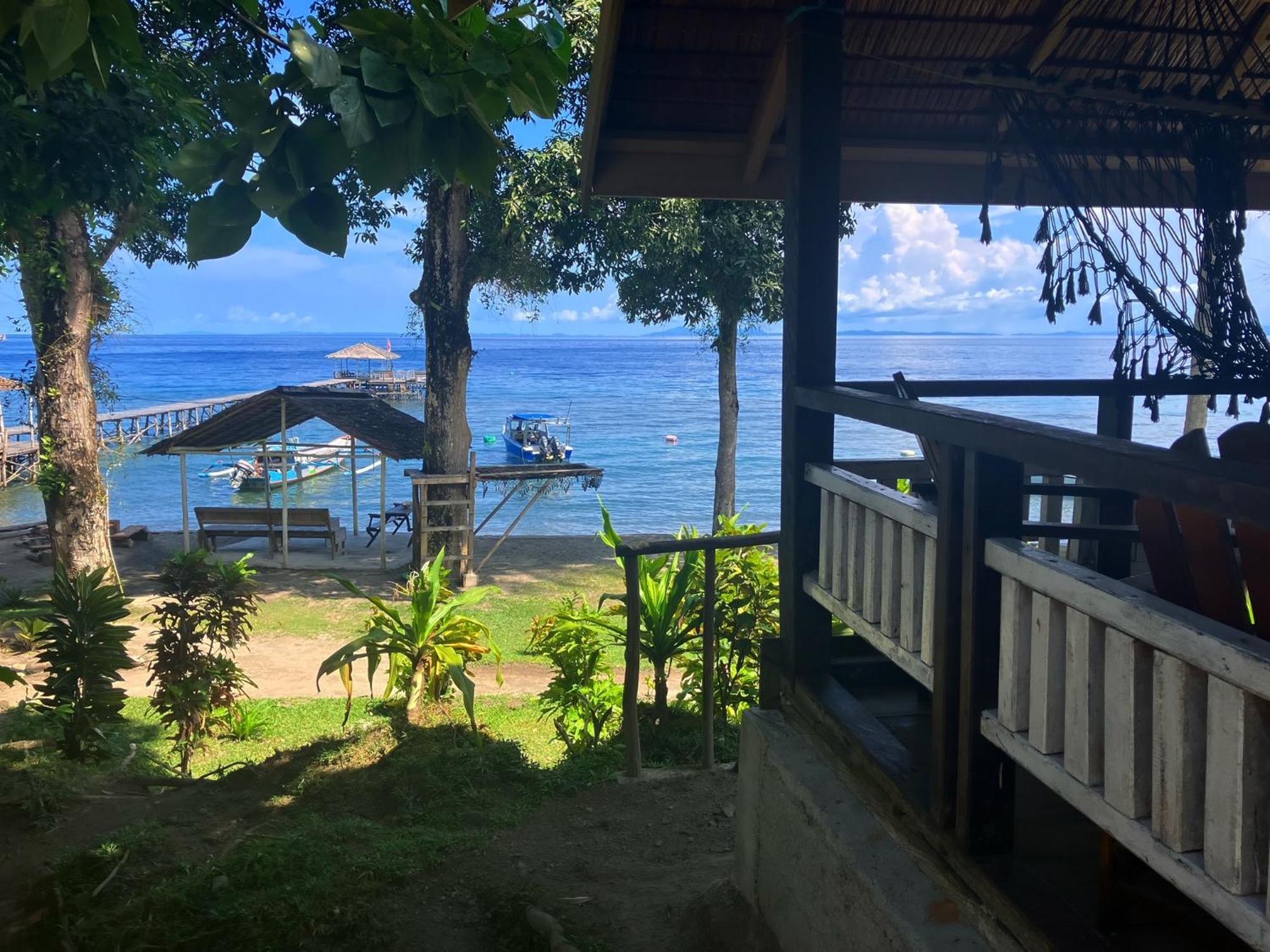 Pristine Paradise Dive Resort - Togean Islands, Una Una Pulau Unauna Ngoại thất bức ảnh