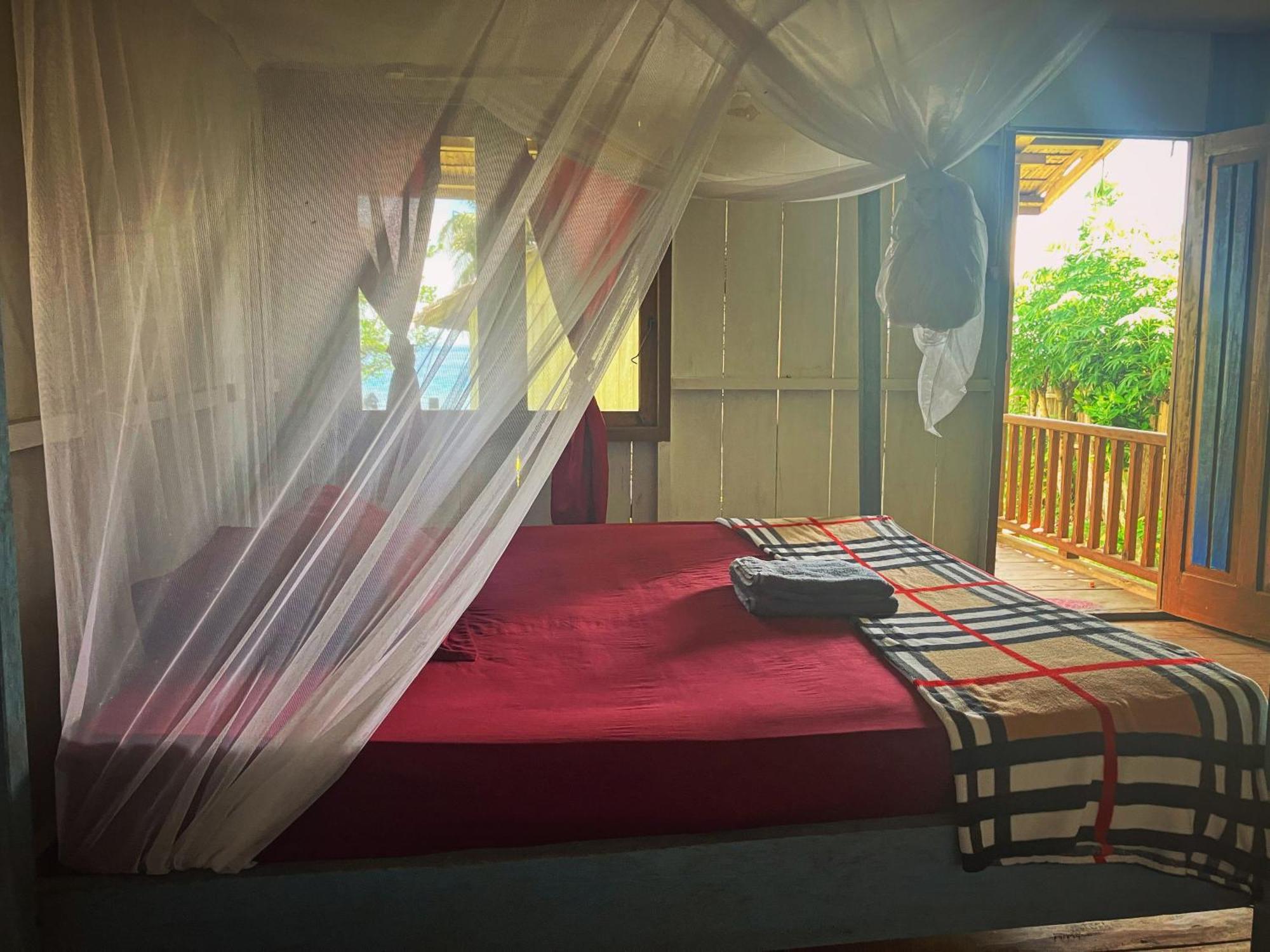 Pristine Paradise Dive Resort - Togean Islands, Una Una Pulau Unauna Ngoại thất bức ảnh